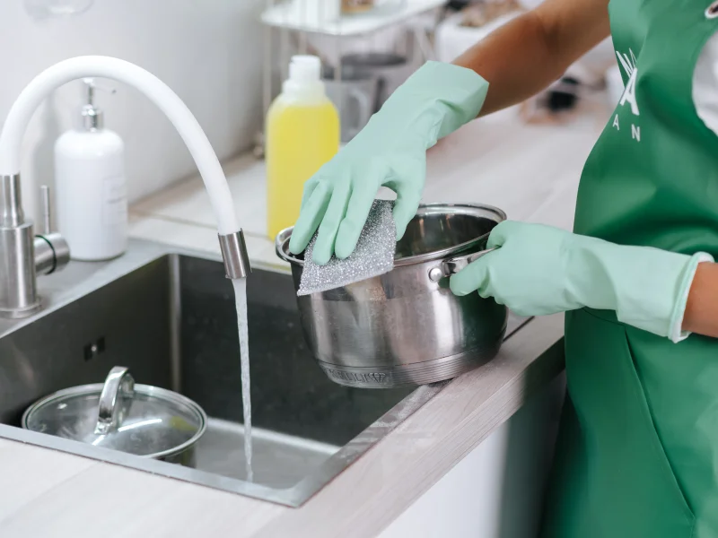 Химчистка мягкой мебели с выездом на дом в Волжском