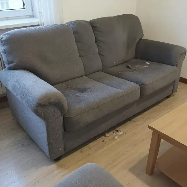 Химчистка дивана и кресла в квартире - до уборки